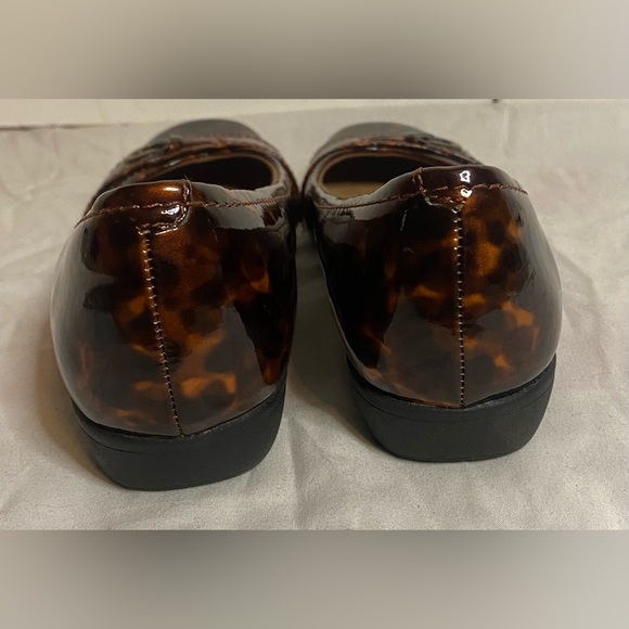 NWOT Clarks Collection Propose Spire Patent Leather Animal Print Flats Size 8M - Picture 3 of 6